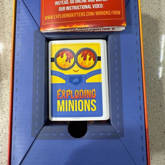 Exploding Minions Card Game - Picture 3 of 4